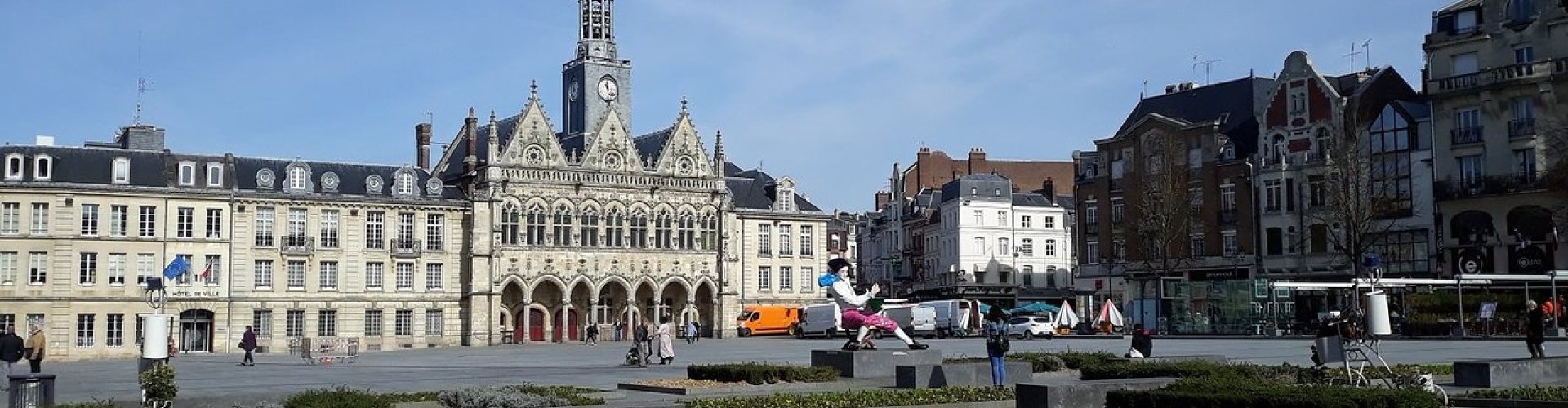 Saint Quentin Les Marais, cityscape at dusk
